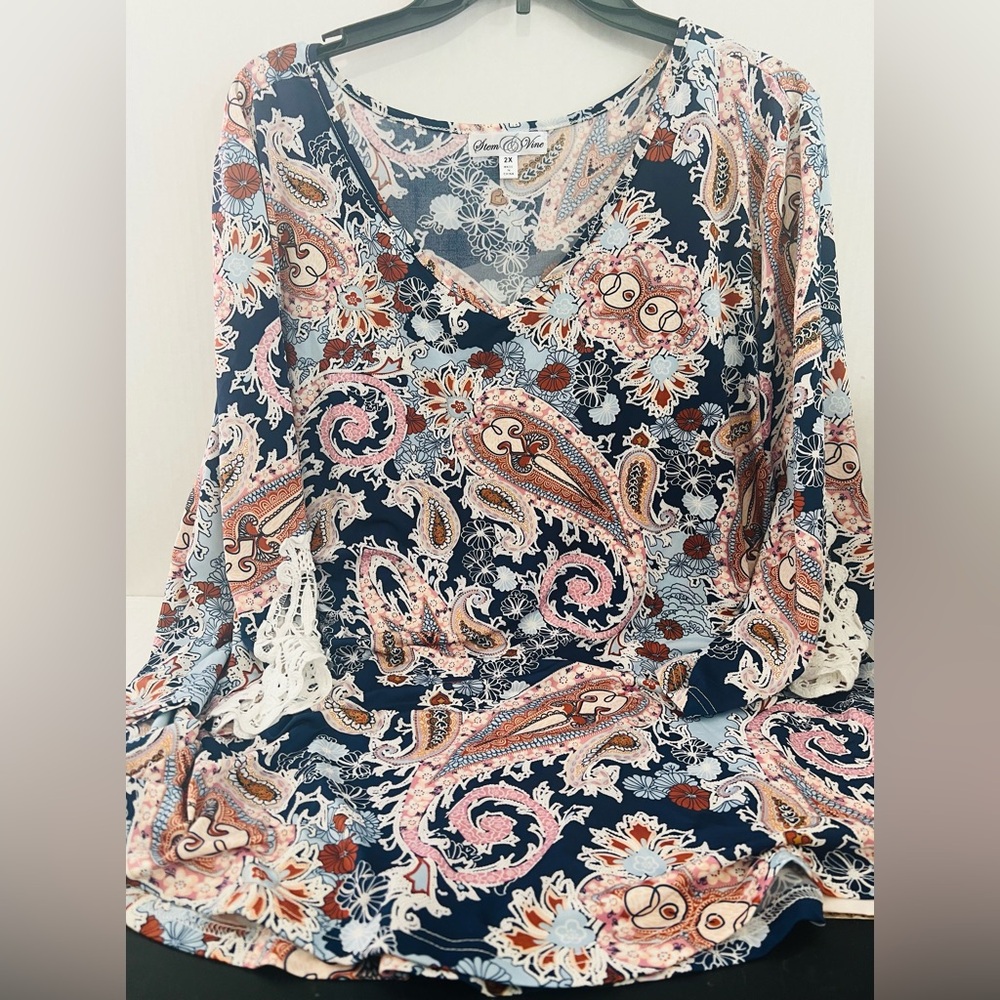 Stem Vine Woman’s Blouse